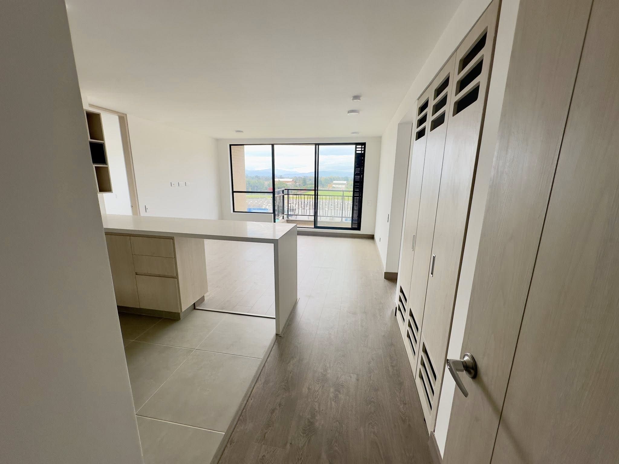 Apartamento para estrenar en Lagos de Torca con balcón y club house - foto 2